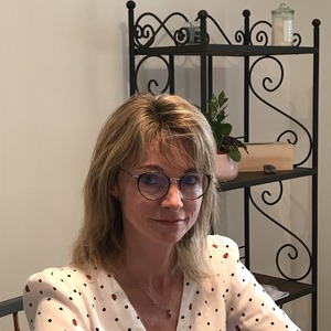 Nadège DEFOSSEZ Marcq-en-Barœul, , Aromathérapie, Fleurs de Bach, Iridologie , Massages relaxants , Phytothérapie, Réflexologie plantaire, Sophrologie, Accompagnement adolescent, Accompagnement de l'enfance & petite enfance, Accompagnement des séniors, Accompagnement du féminin, Accompagnement du sportif, Accompagnement naturopathique d'un trouble spécifique, Biologie nutritionnelle, Exercices respiratoires , Gemmothérapie, Hygiène alimentaire et nutrition, Micronutrition, Morphologie , Naturopathie, Stages, animations, conférences