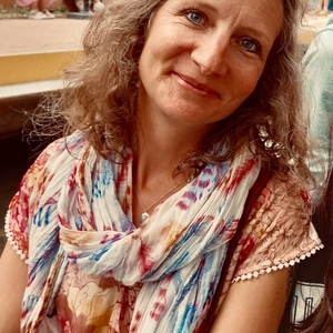 Sandrine BULTEZ Faches-Thumesnil, , Hygiène alimentaire et nutrition, Micronutrition, Aromathérapie - Olfactothérapie, Gemmothérapie, Phytothérapie, Exercices respiratoires , Techniques respiratoires, Revitalisation par les différentes cures d’eau , Bains dérivatifs, Réflexologie plantaire, Fleurs de Bach, Yoga/méditation/relaxologie , Stages, animations, conférences, Qi qong , Naturopathie