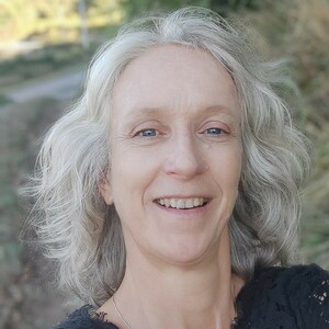 Sabine Prieur Lagnieu, , Hygiène alimentaire et nutrition, Micronutrition, Aromathérapie - Olfactothérapie, Gemmothérapie, Phytothérapie, Bol d’air, Techniques respiratoires, Réflexologie plantaire, Fleurs de Bach, Stages, animations, conférences, Naturopathie